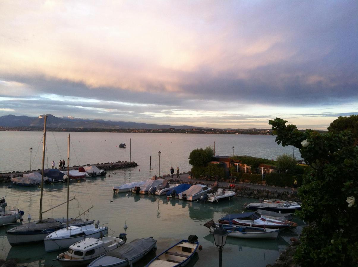 Casa Caterina Lake View Holidays Apartments ペスキエーラ・デル・ガルダ エクステリア 写真
